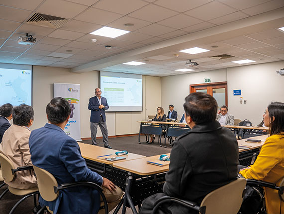 Fenix facilita certificación de energía renovable para seis empresas clientes